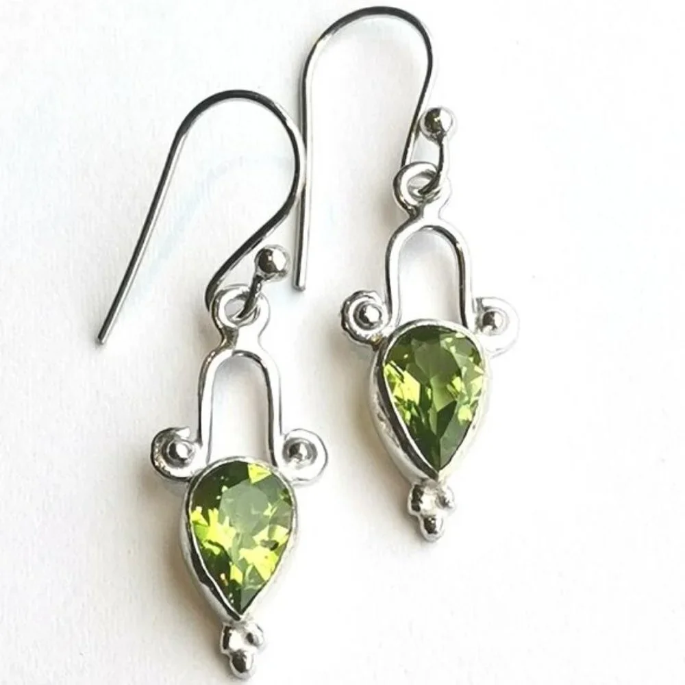 PERIDOT drop dangle earrings in Sterling Silver   🆕